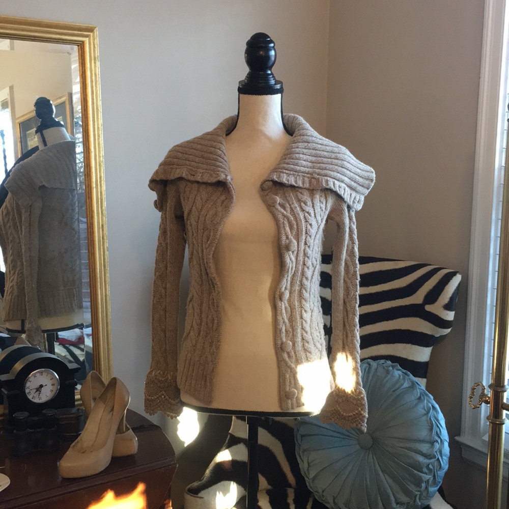 Gorgeous Sleeping in Snow varied cowl neck sweater